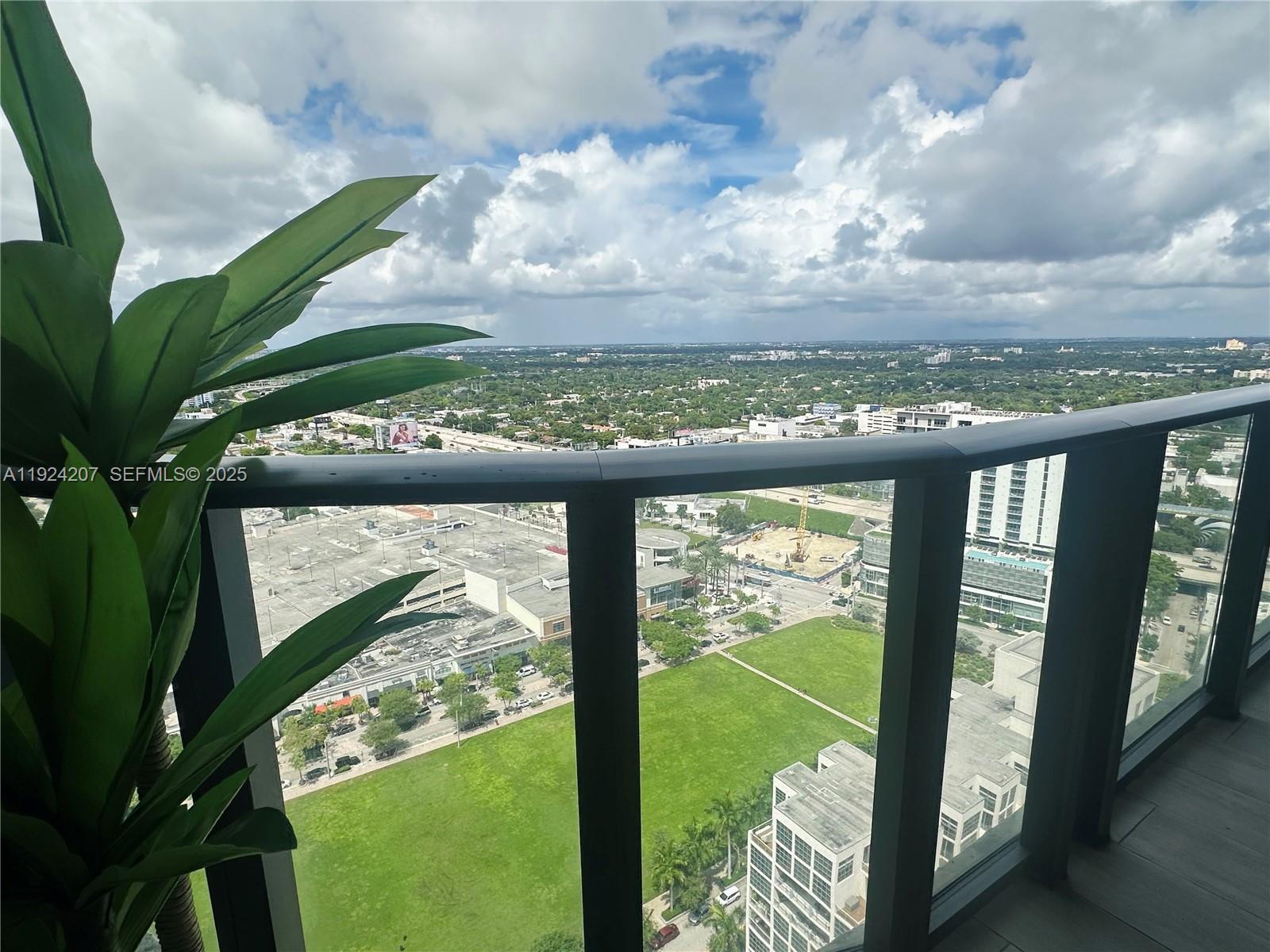121 NE 34th St #3014, Miami FL 33137