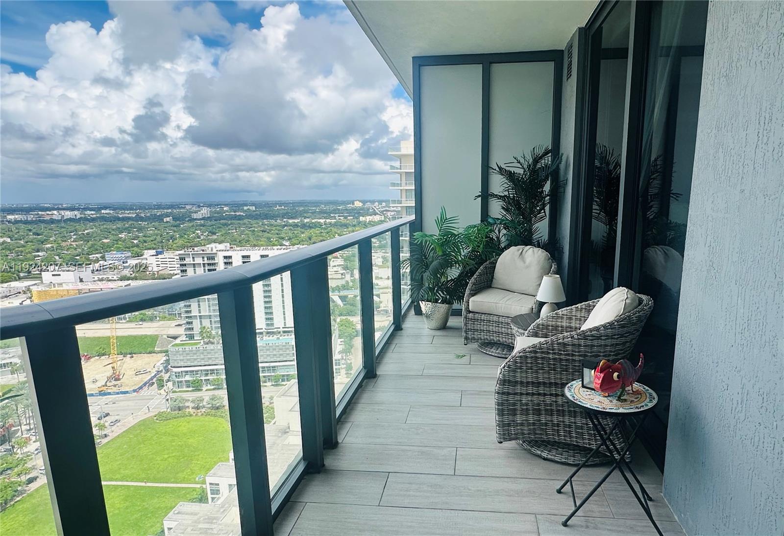 121 NE 34th St #3014, Miami FL 33137
