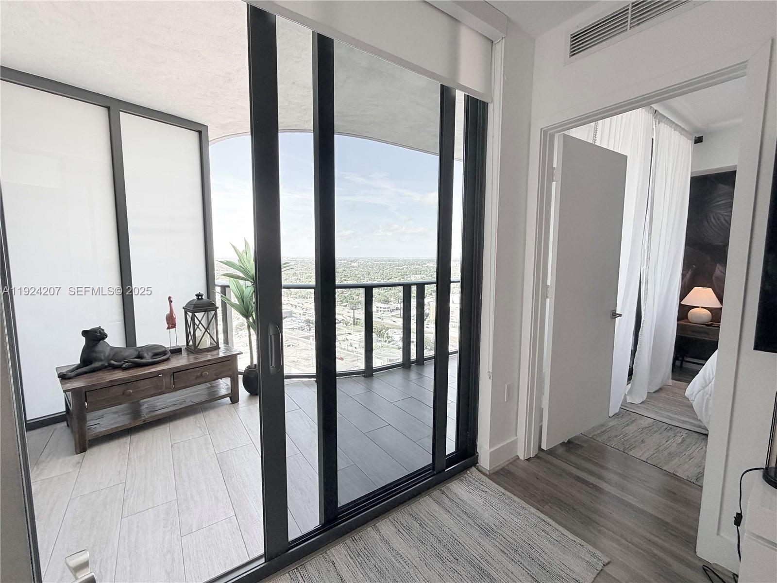 121 NE 34th St #3014, Miami FL 33137