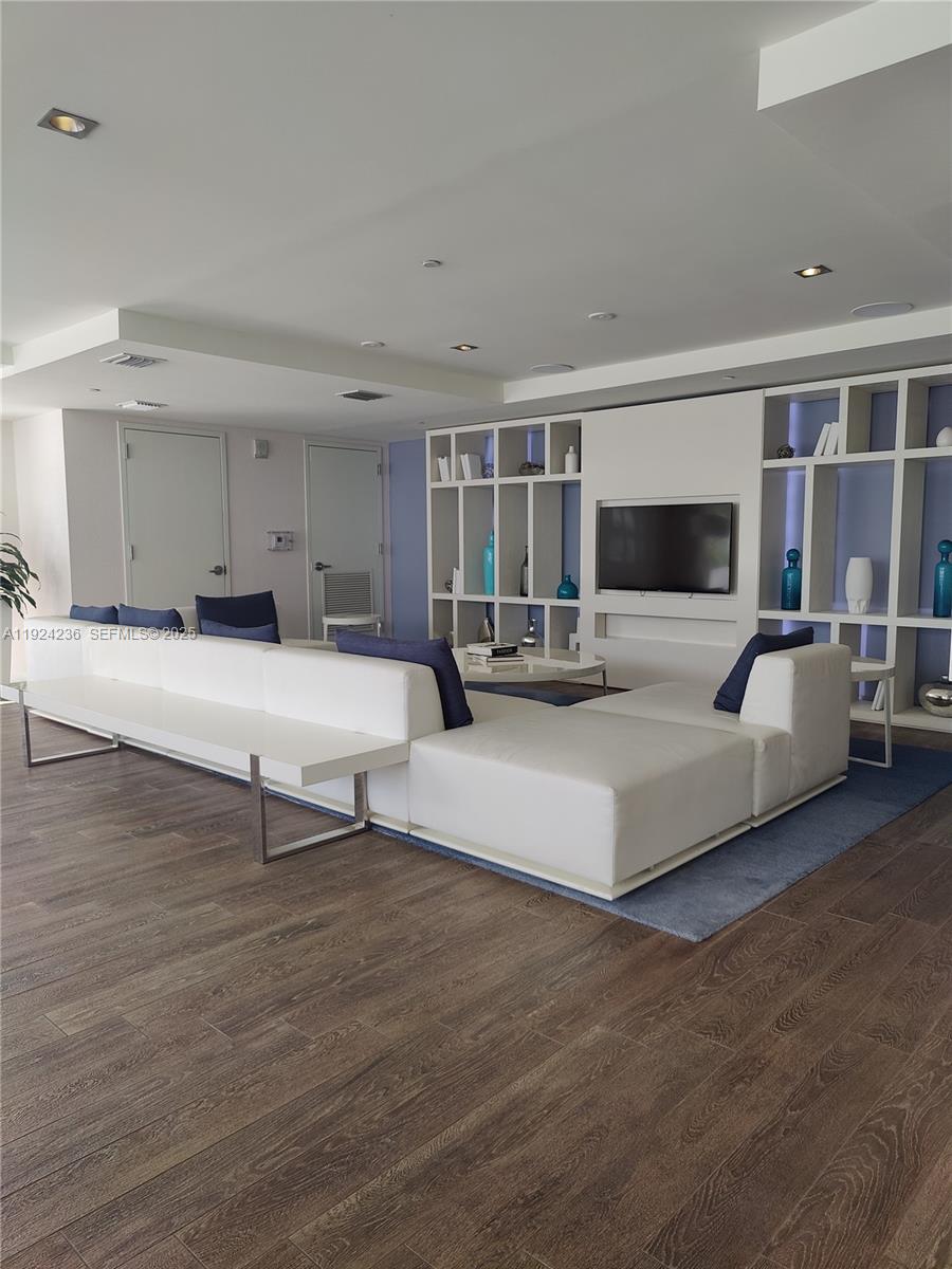 4250 Biscayne Blvd #514, Miami FL 33137