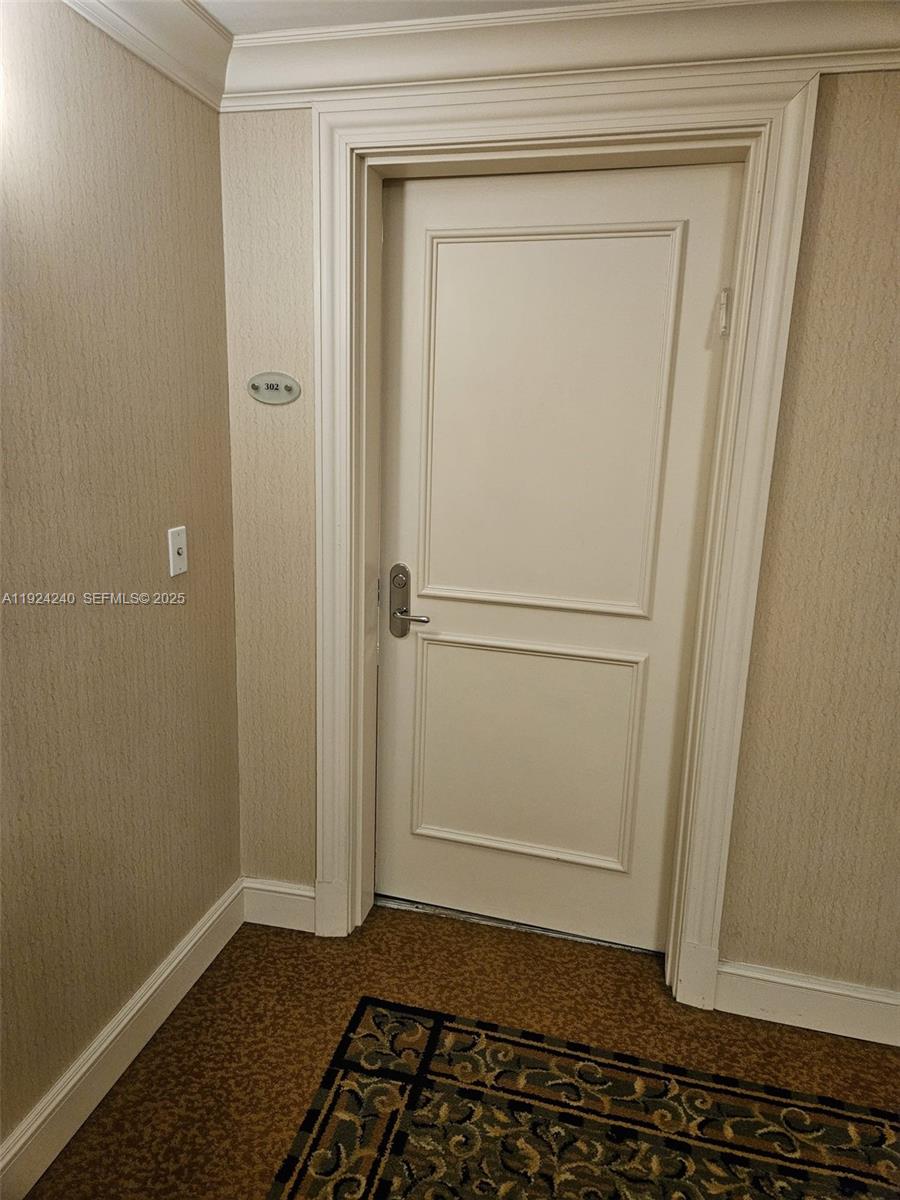 20000 E Country Club Dr #302, Aventura FL 33180