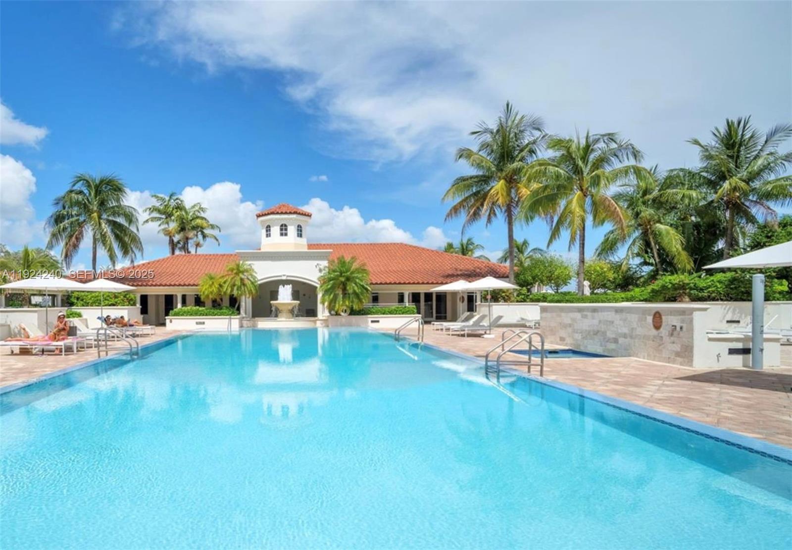 20000 E Country Club Dr #302, Aventura FL 33180