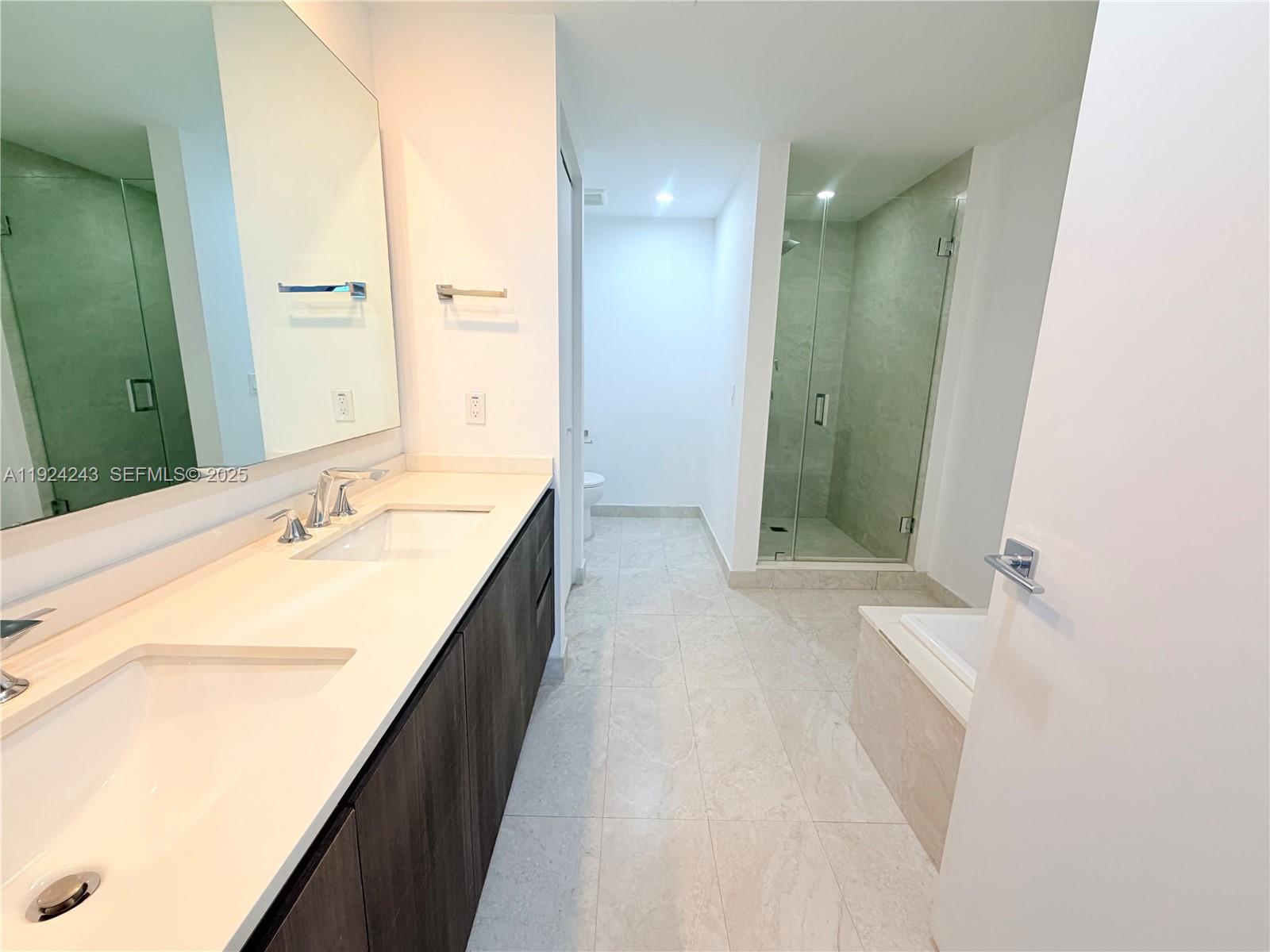 488 NE 18th St #2310, Miami FL 33132