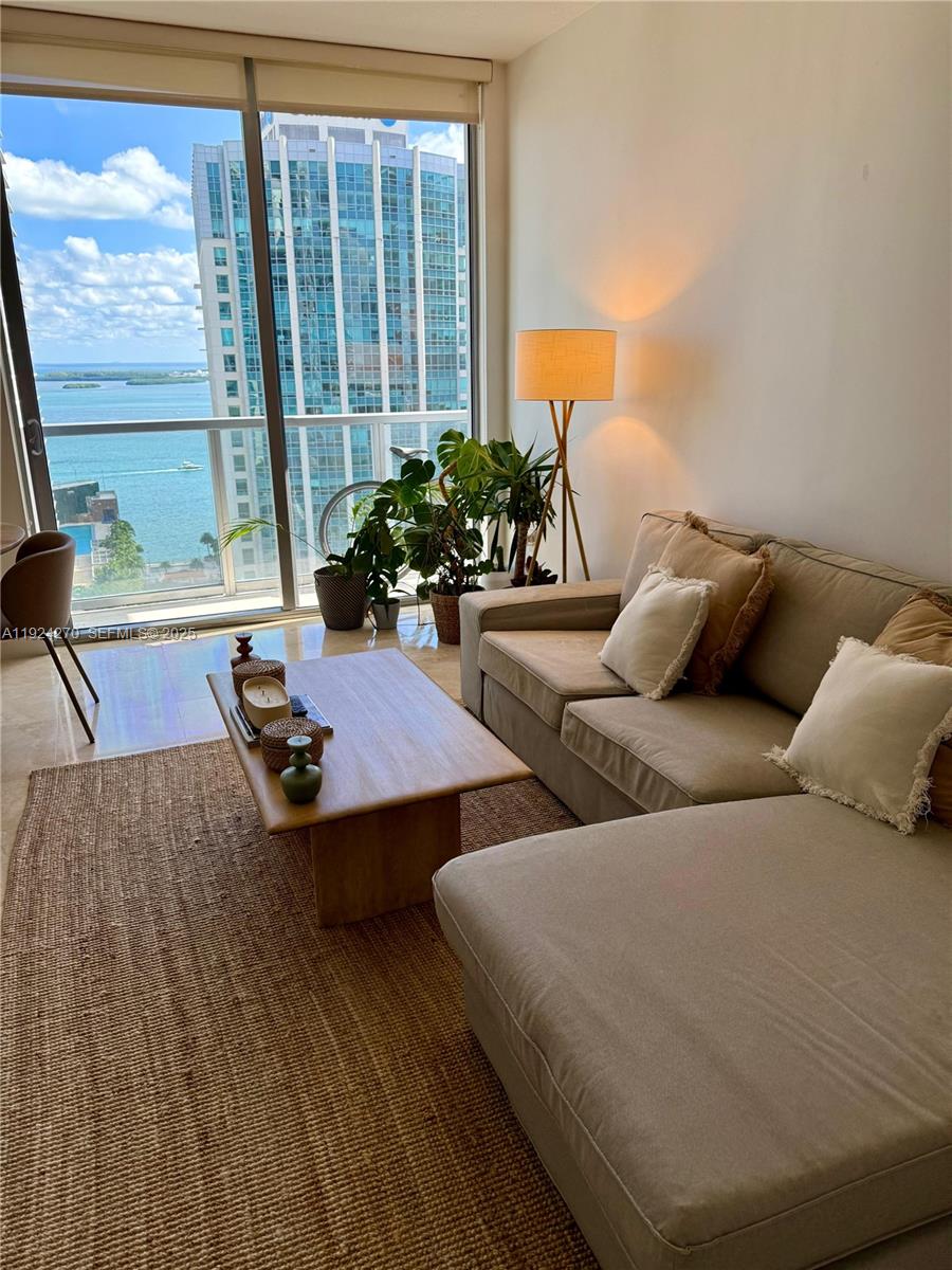 1060 Brickell Ave #2707, Miami FL 33131