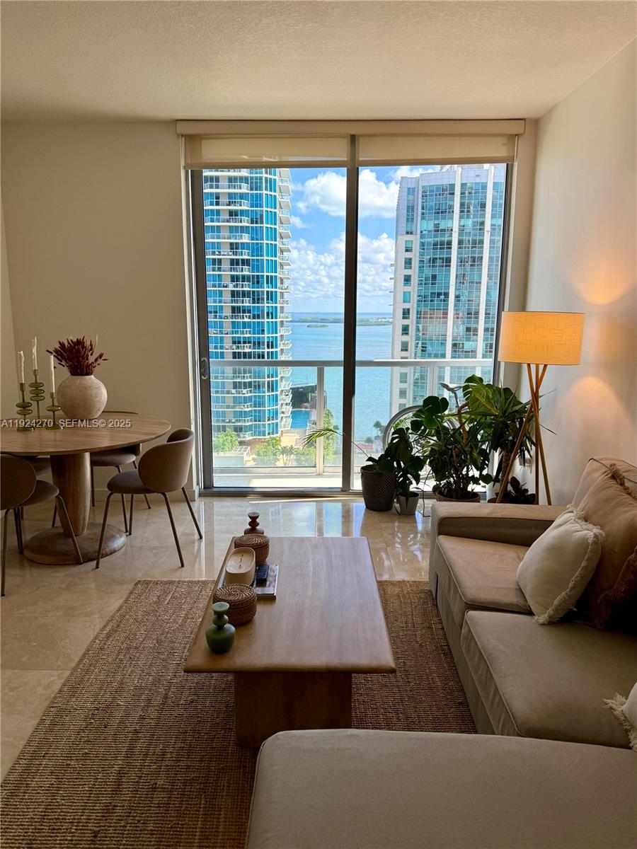1060 Brickell Ave #2707, Miami FL 33131