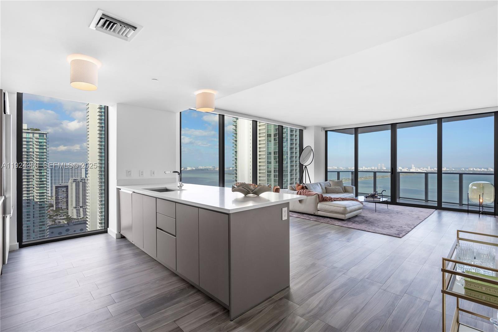 460 NE 28th St #3601, Miami FL 33137
