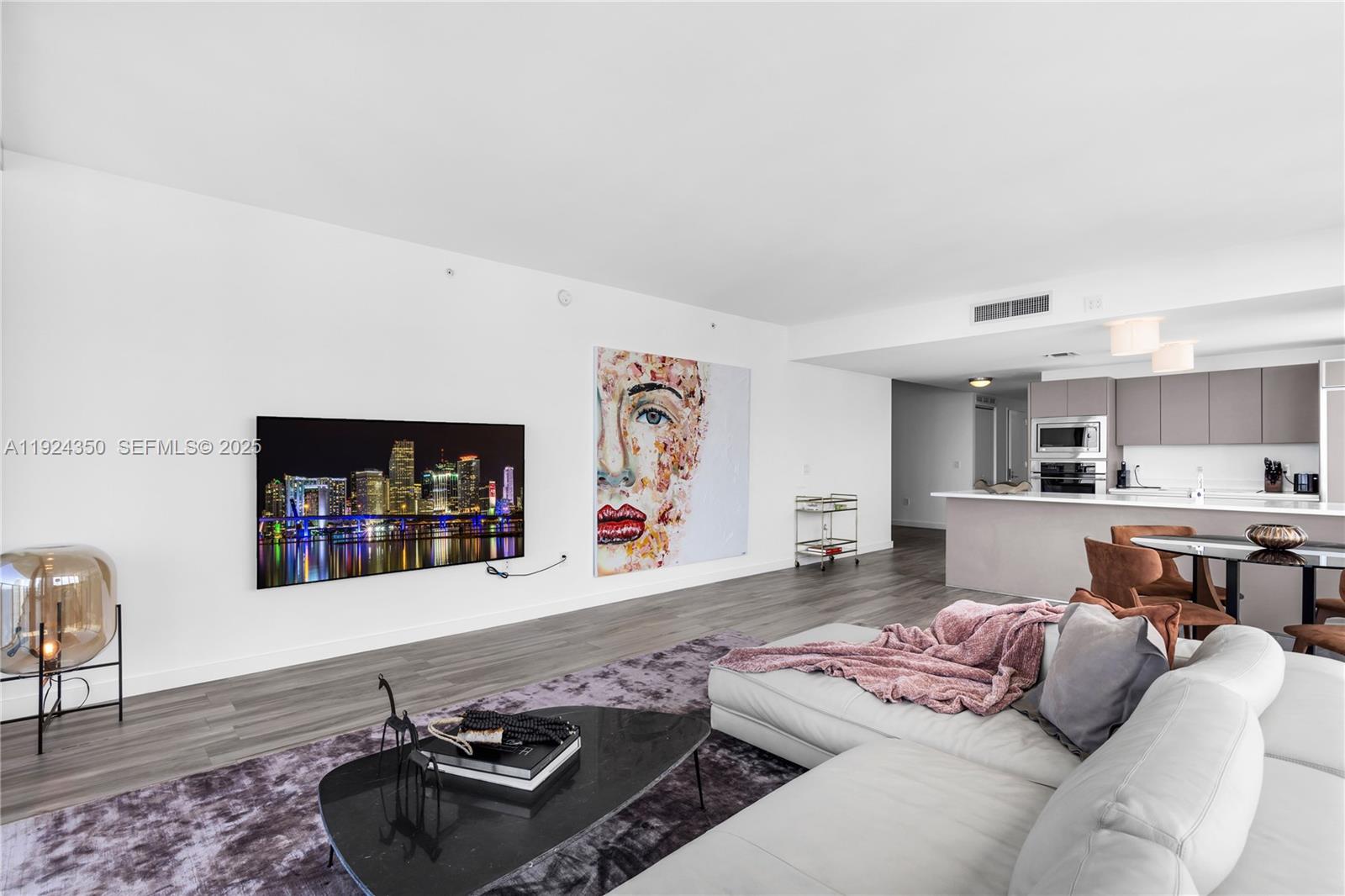 460 NE 28th St #3601, Miami FL 33137