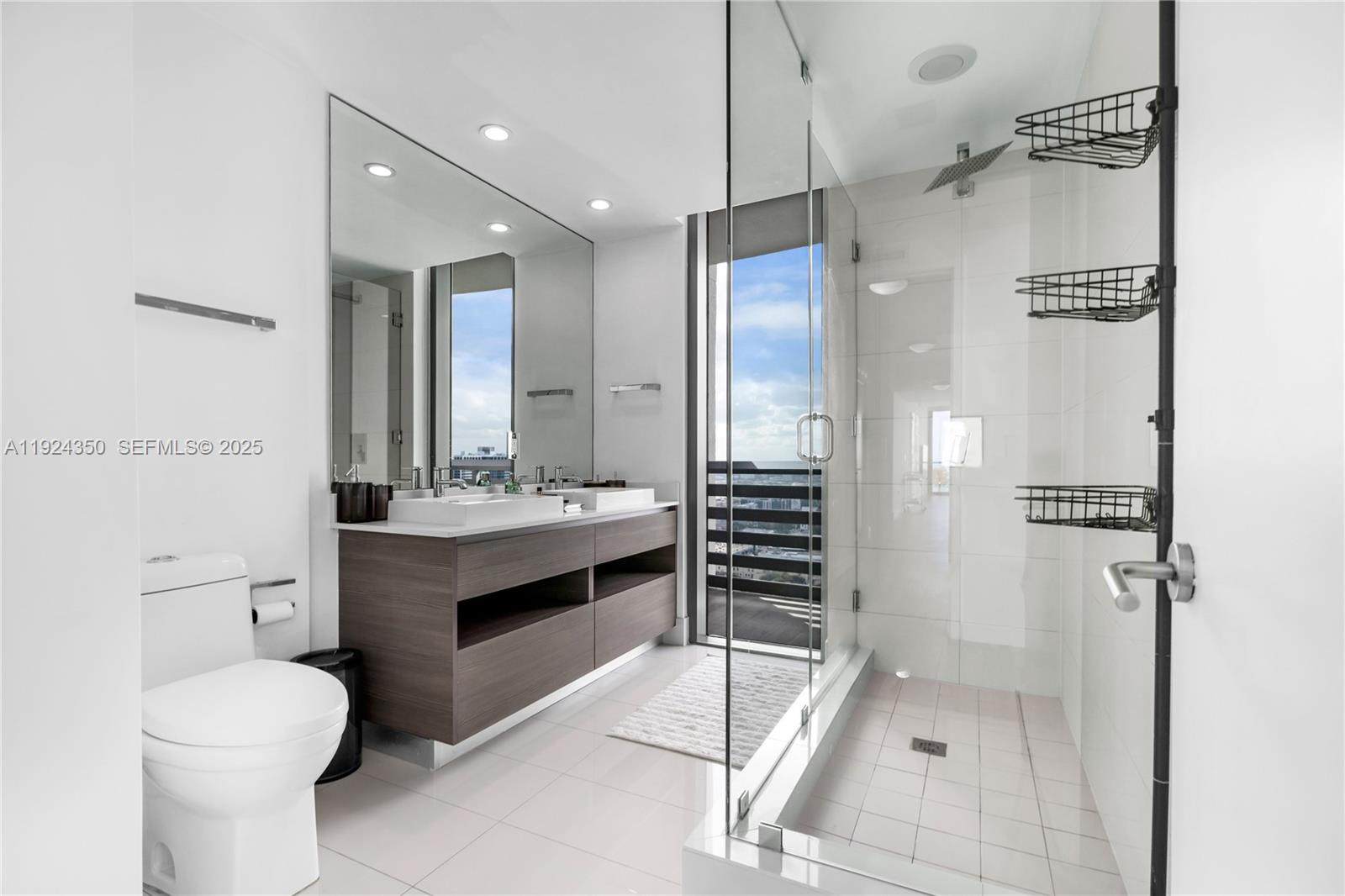 460 NE 28th St #3601, Miami FL 33137