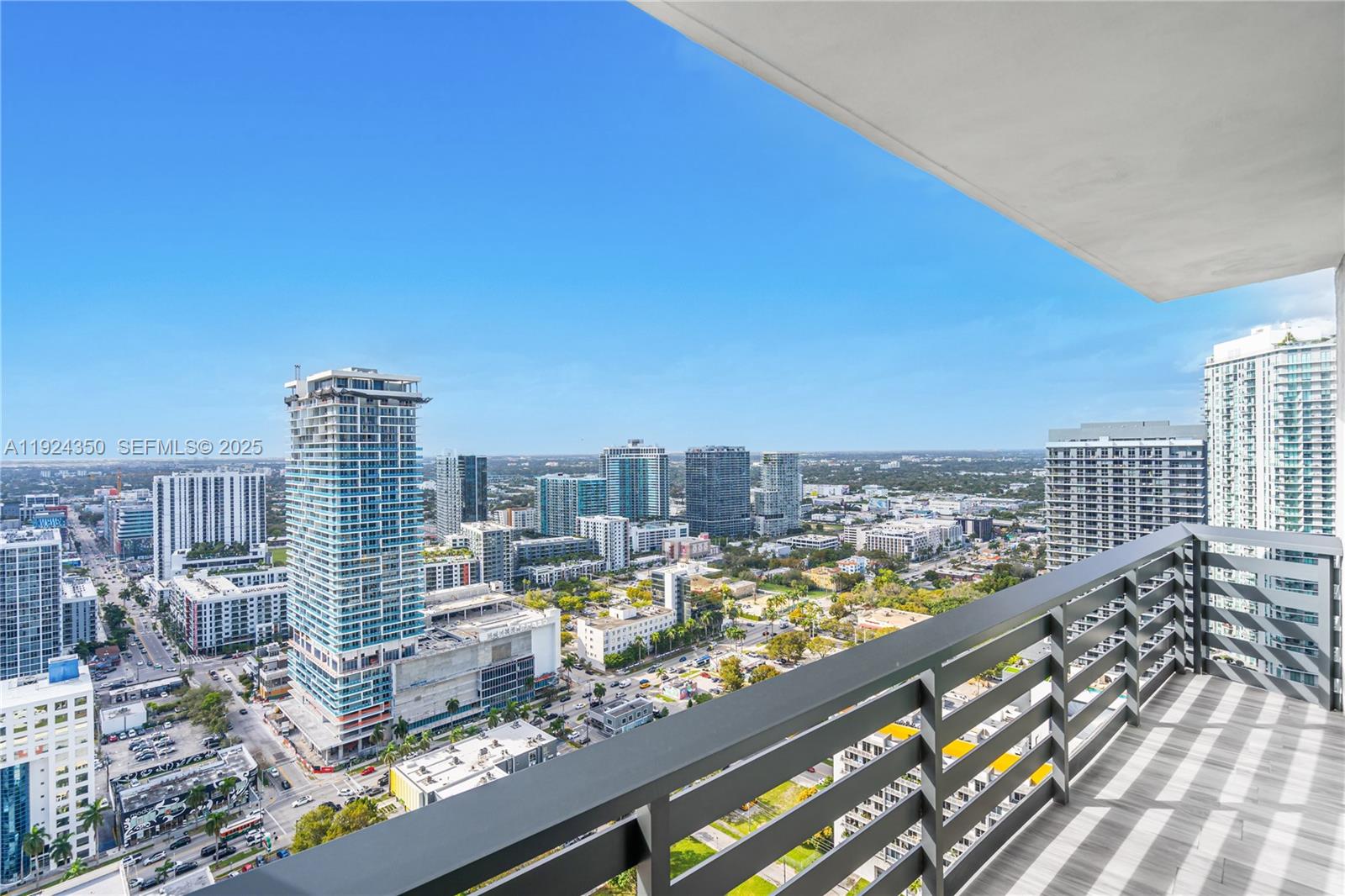 460 NE 28th St #3601, Miami FL 33137