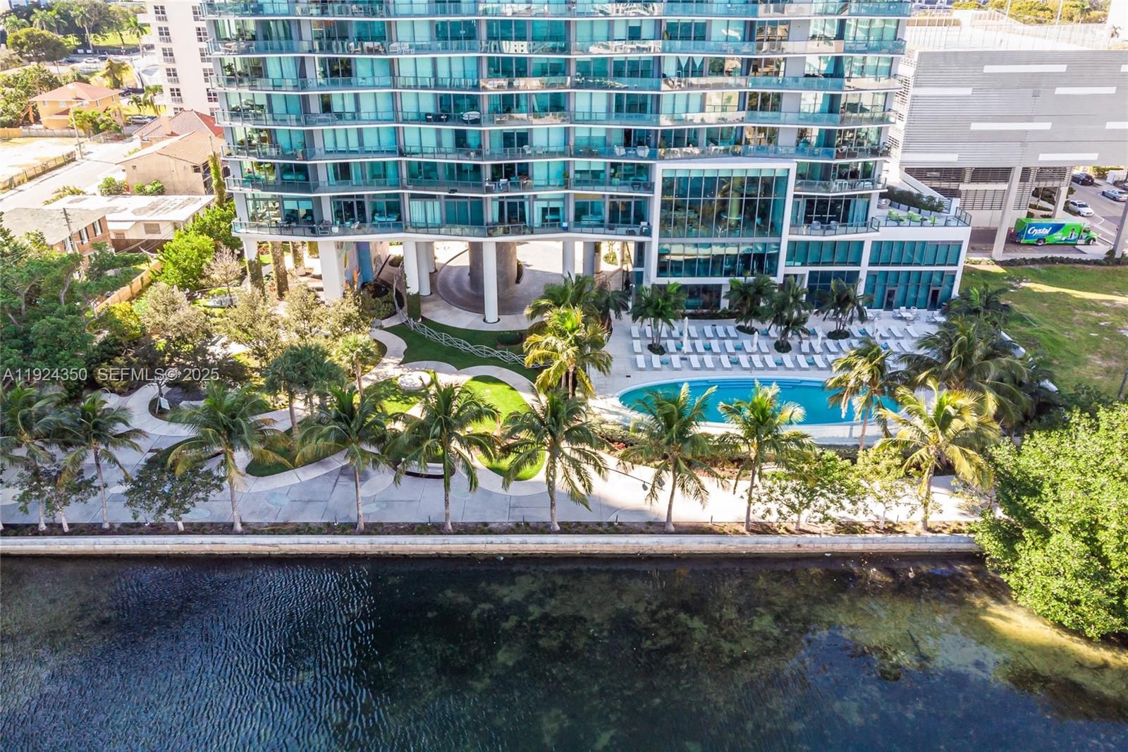 460 NE 28th St #3601, Miami FL 33137