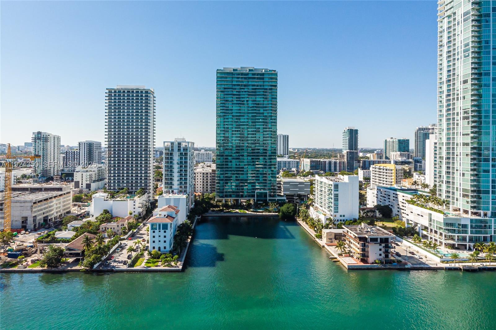 460 NE 28th St #3601, Miami FL 33137