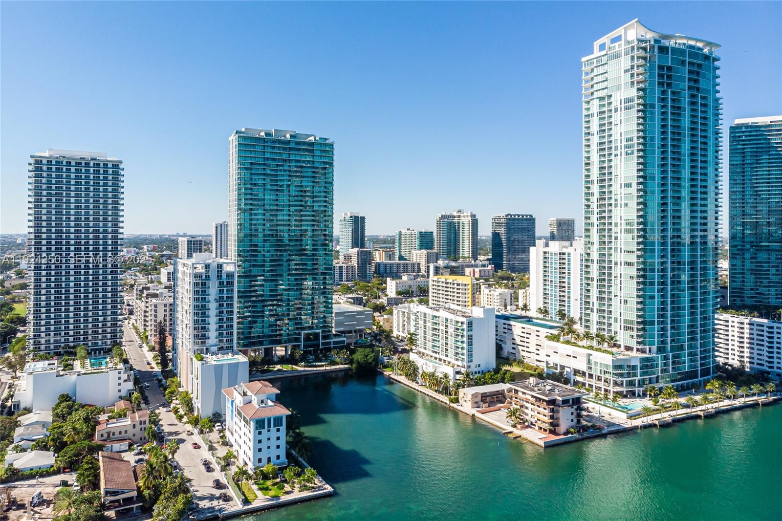 460 NE 28th St #3601, Miami FL 33137