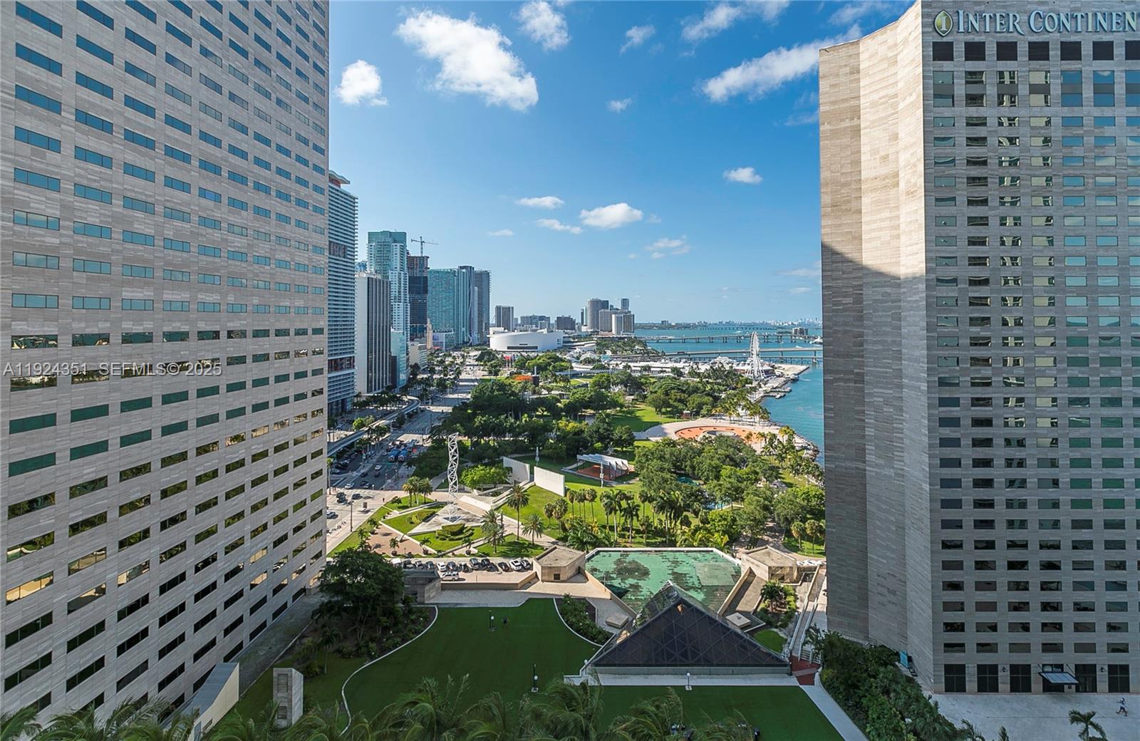 325 S Biscayne Blvd #2424, Miami FL 33131