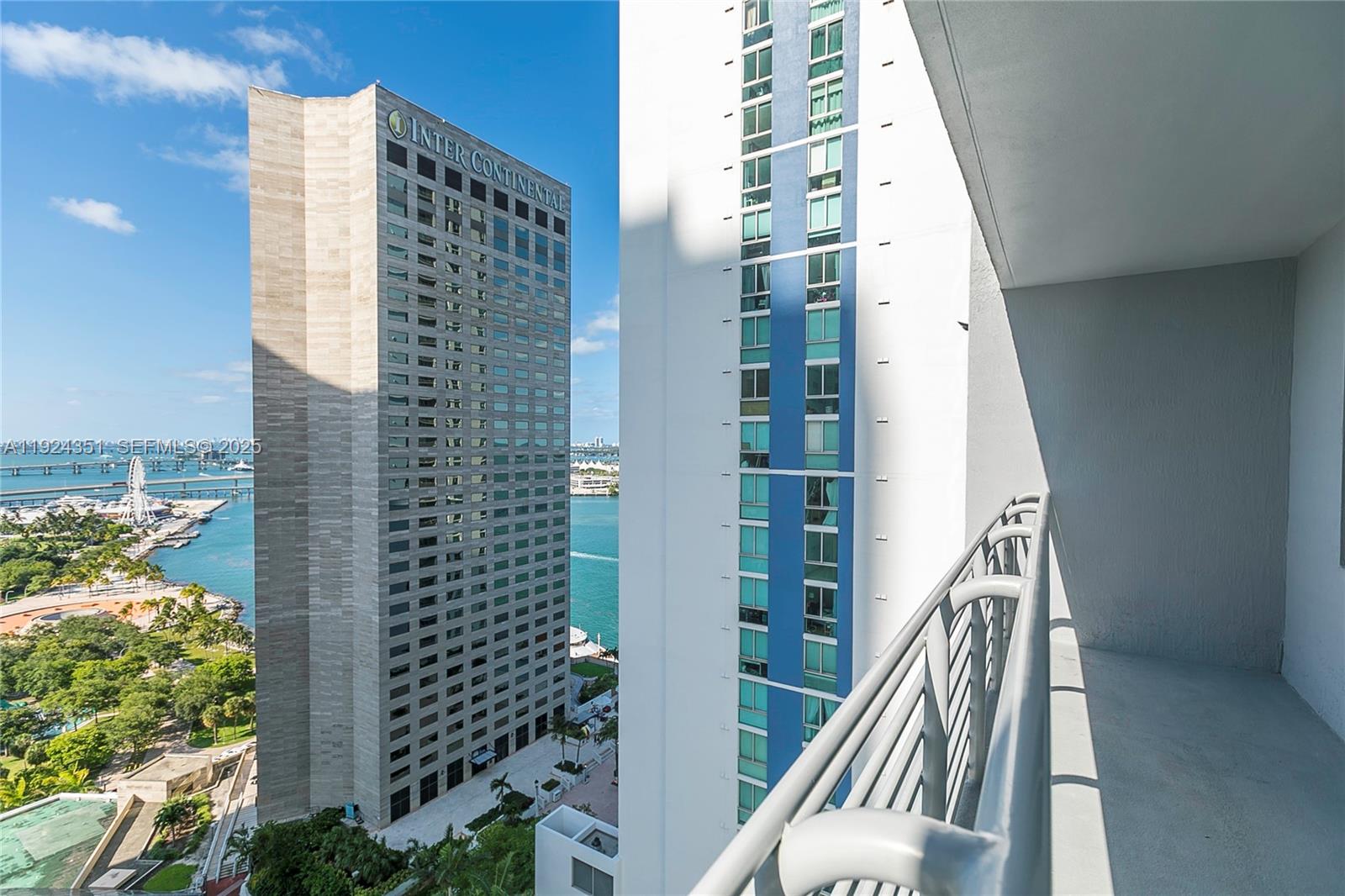 325 S Biscayne Blvd #2424, Miami FL 33131