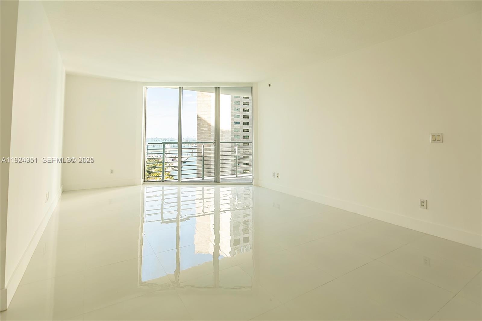 325 S Biscayne Blvd #2424, Miami FL 33131