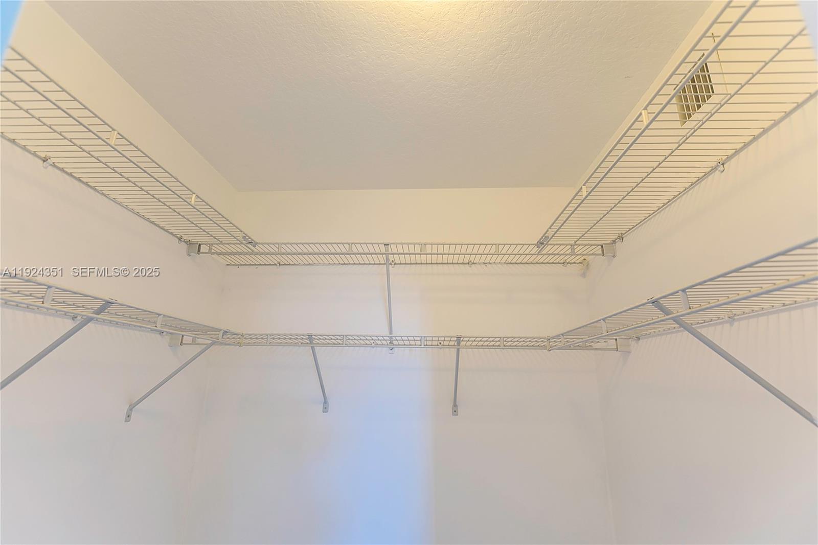 325 S Biscayne Blvd #2424, Miami FL 33131