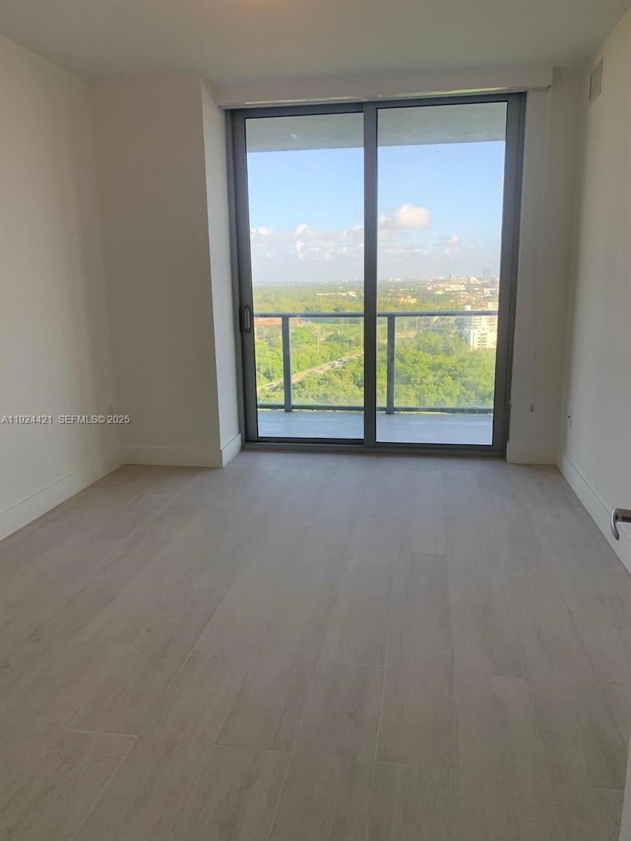 16385 Biscayne Blvd #2302, North Miami Beach FL 33160