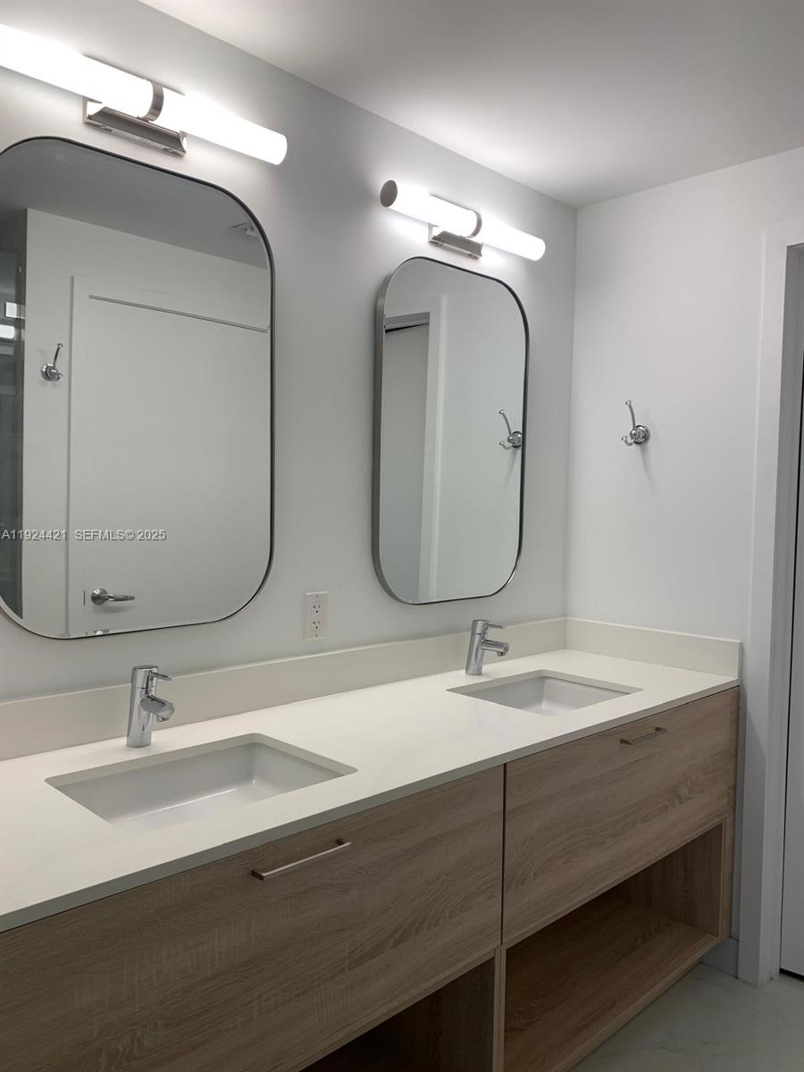 16385 Biscayne Blvd #2302, North Miami Beach FL 33160