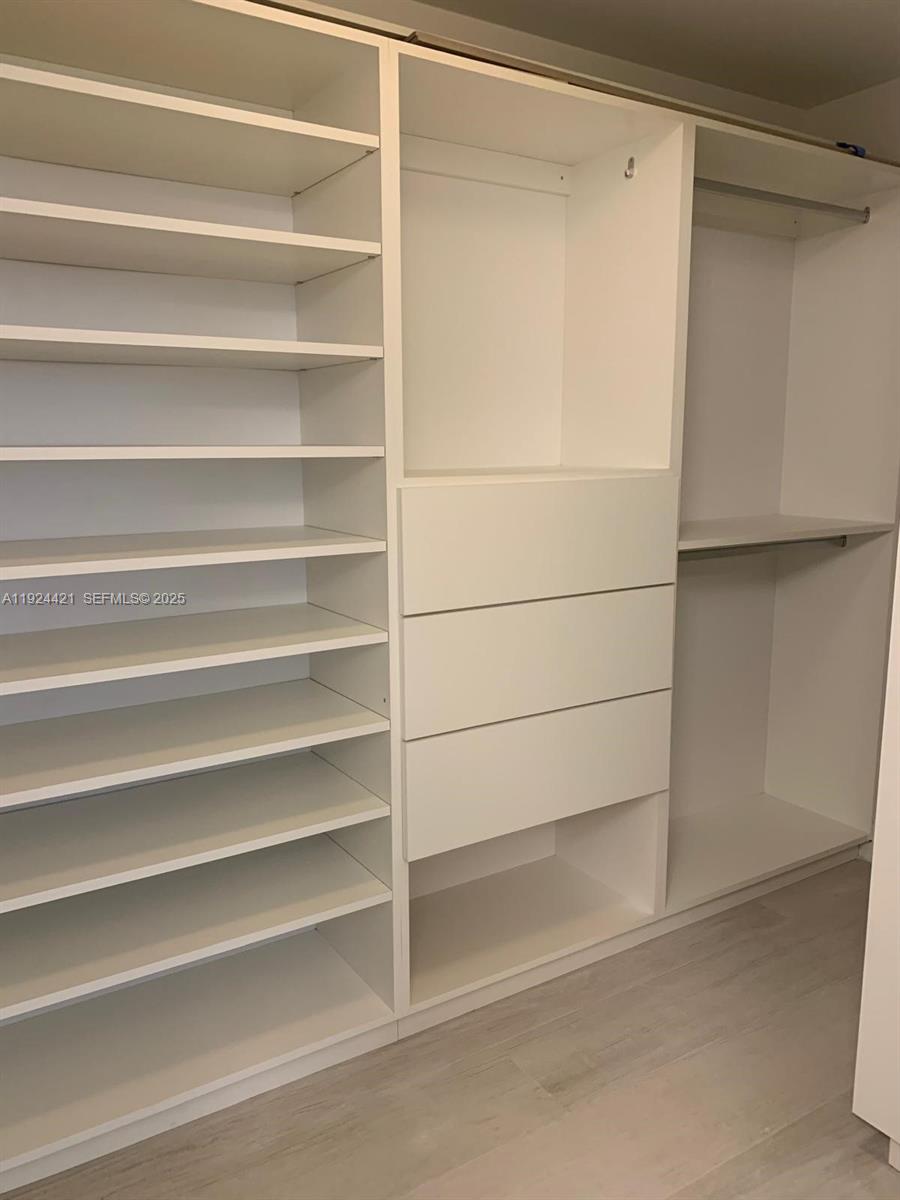 16385 Biscayne Blvd #2302, North Miami Beach FL 33160