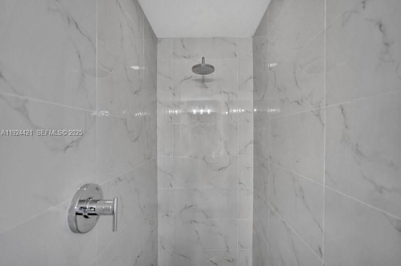 16385 Biscayne Blvd #2302, North Miami Beach FL 33160