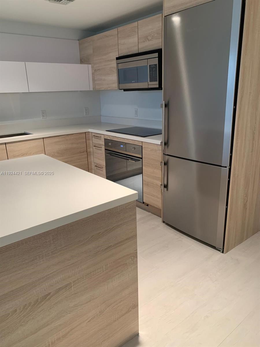 16385 Biscayne Blvd #2302, North Miami Beach FL 33160