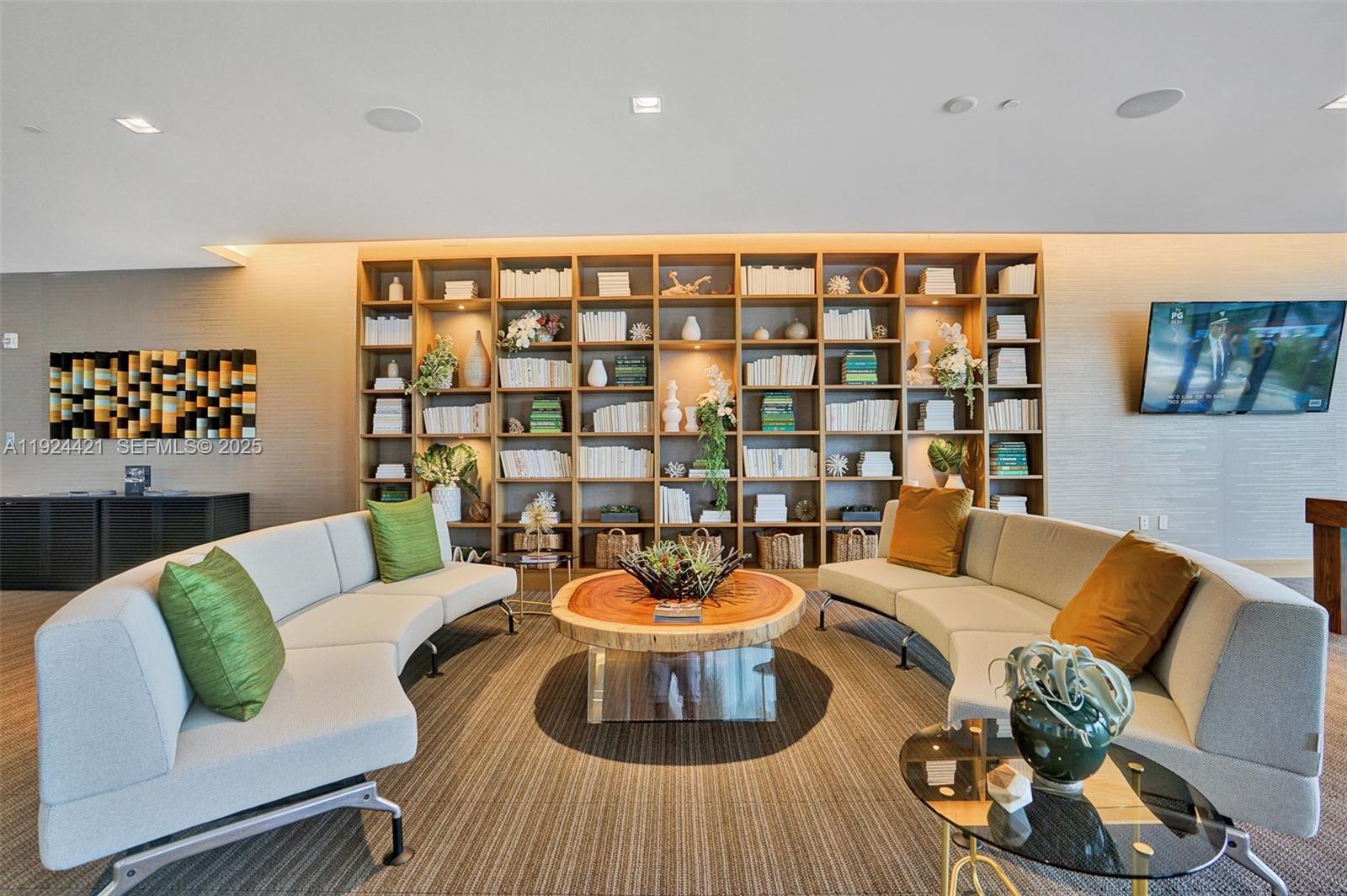 16385 Biscayne Blvd #2302, North Miami Beach FL 33160