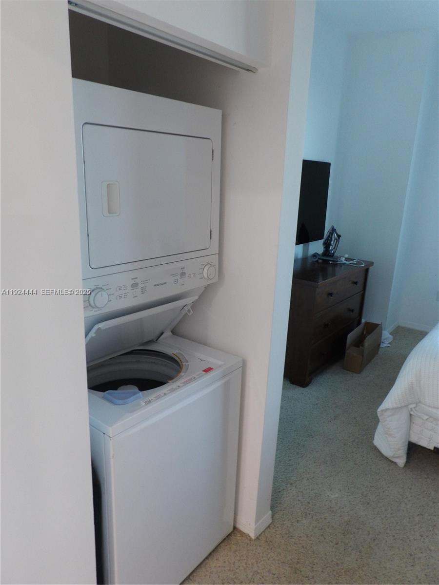 950 Brickell Bay Dr #4206, Miami FL 33131