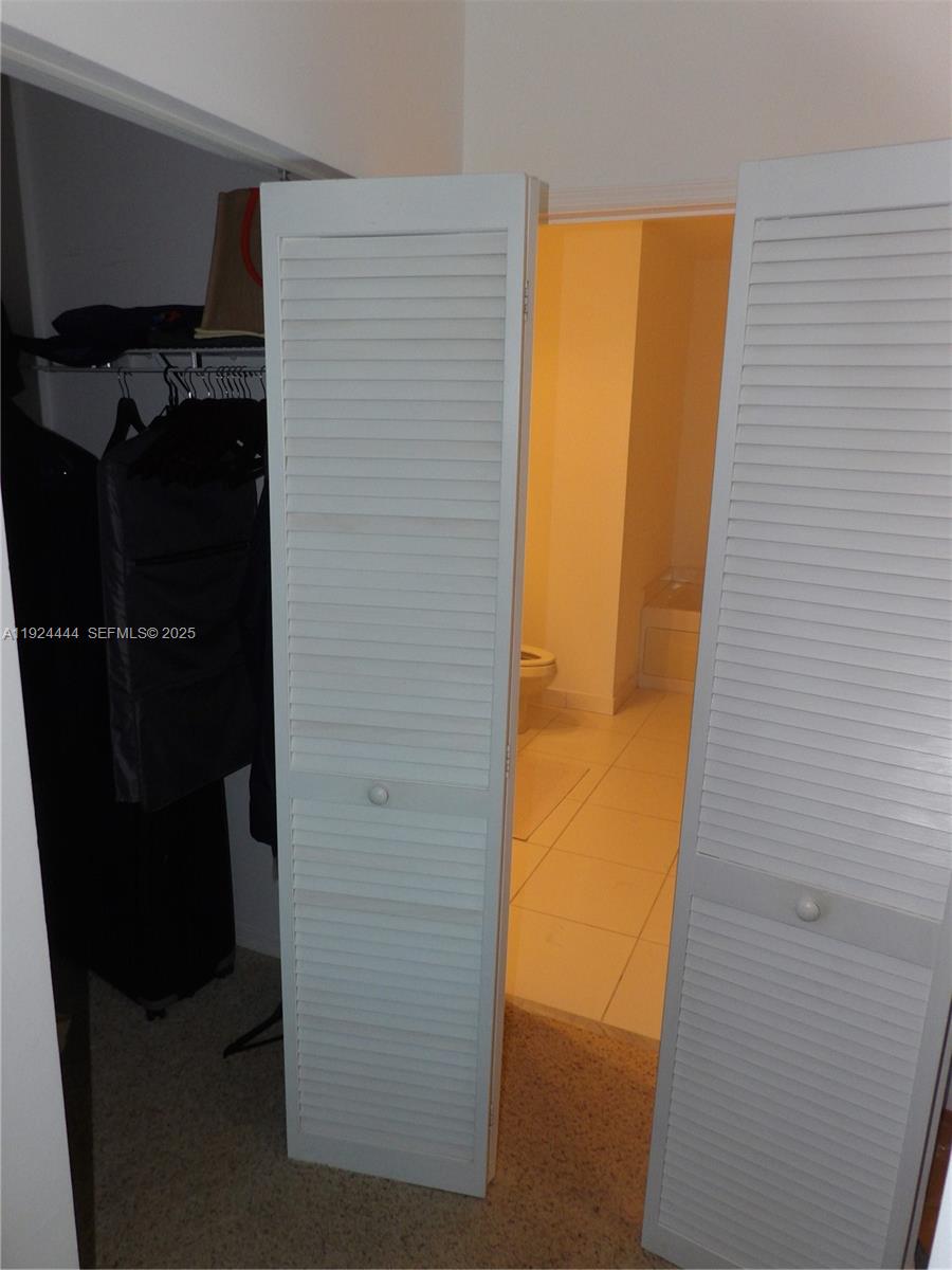950 Brickell Bay Dr #4206, Miami FL 33131