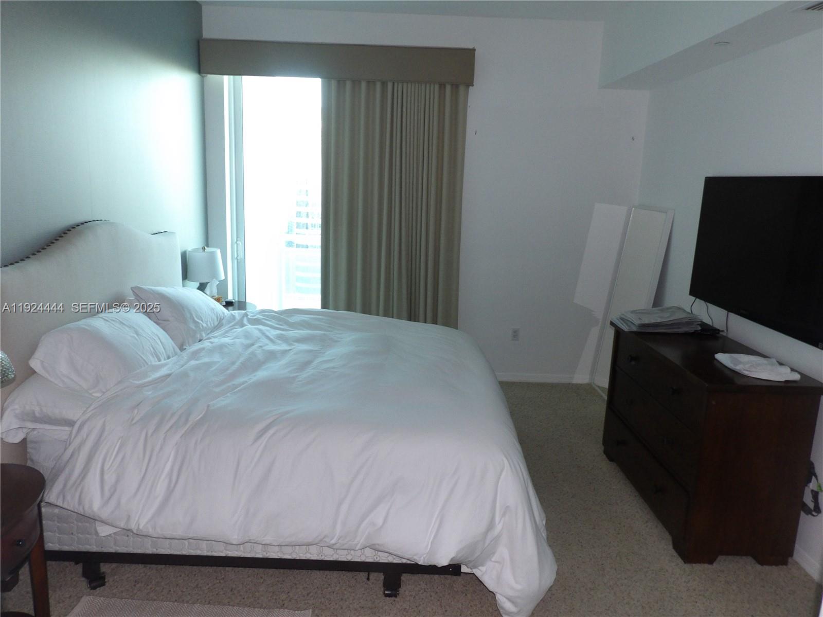 950 Brickell Bay Dr #4206, Miami FL 33131