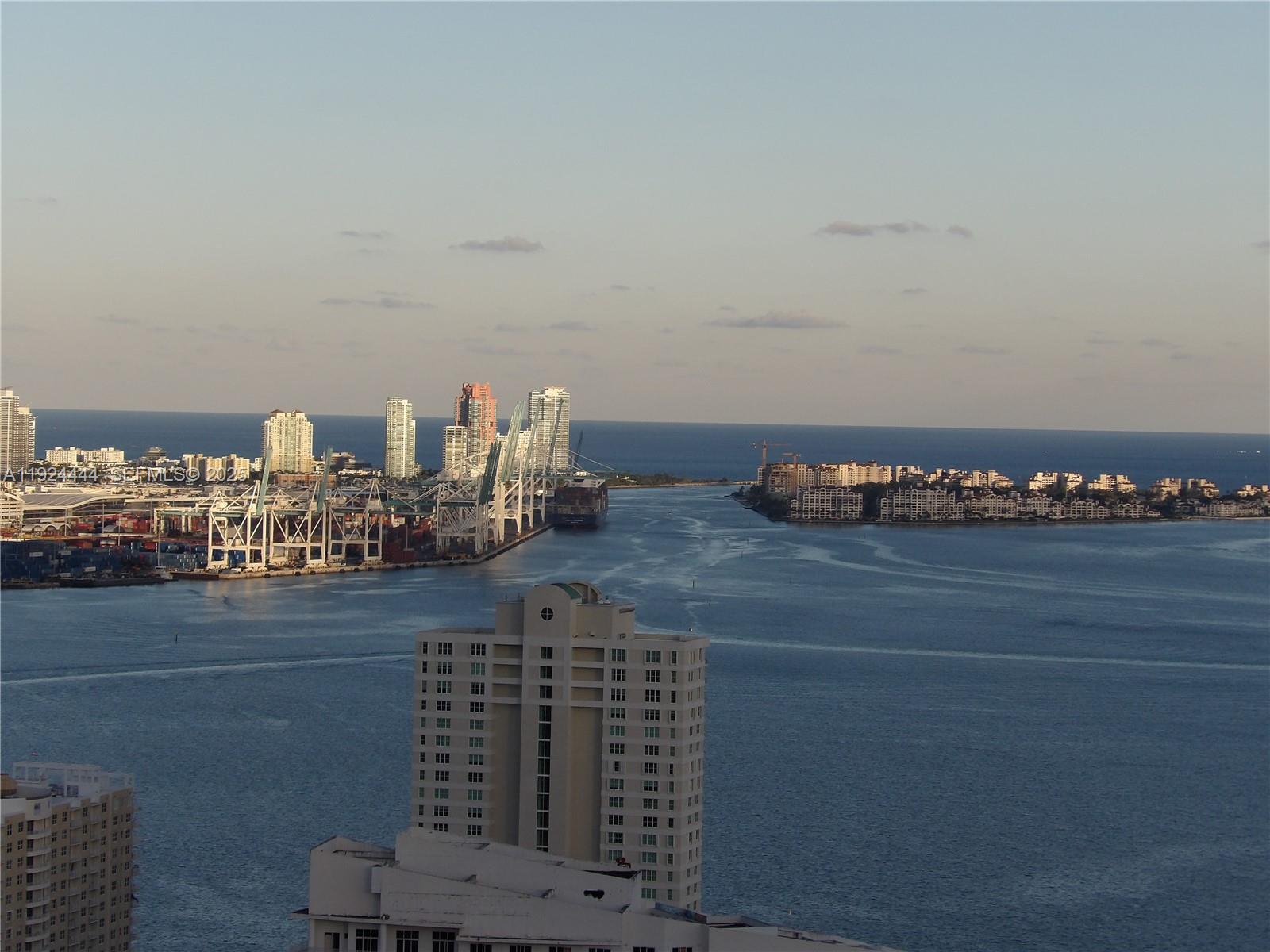 950 Brickell Bay Dr #4206, Miami FL 33131