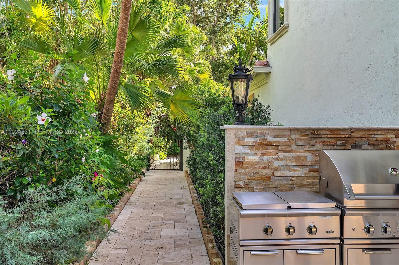 4008 Sanctuary Ln, Boca Raton FL 33431