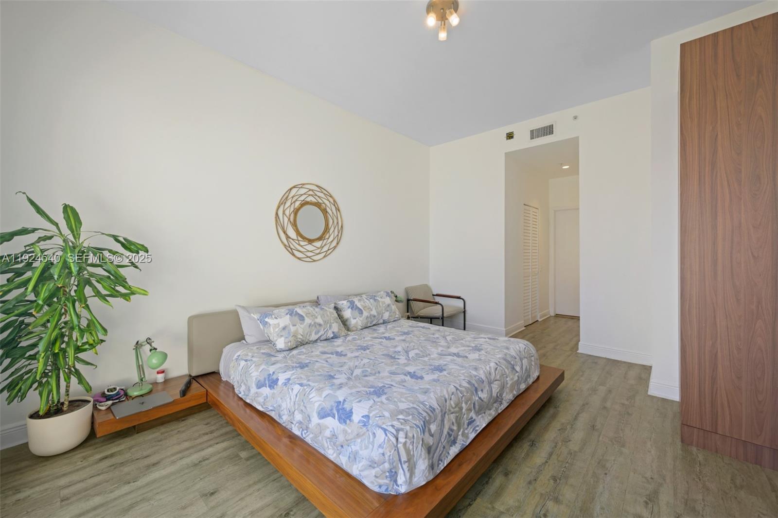 888 Brickell Key Dr #2909, Miami FL 33131