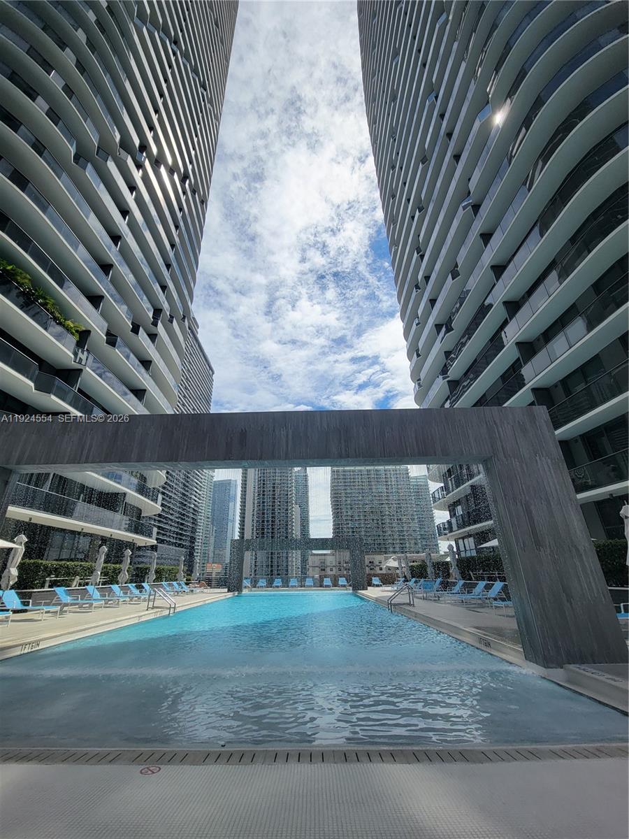 55 SW 9th st #1807, Miami FL 33130