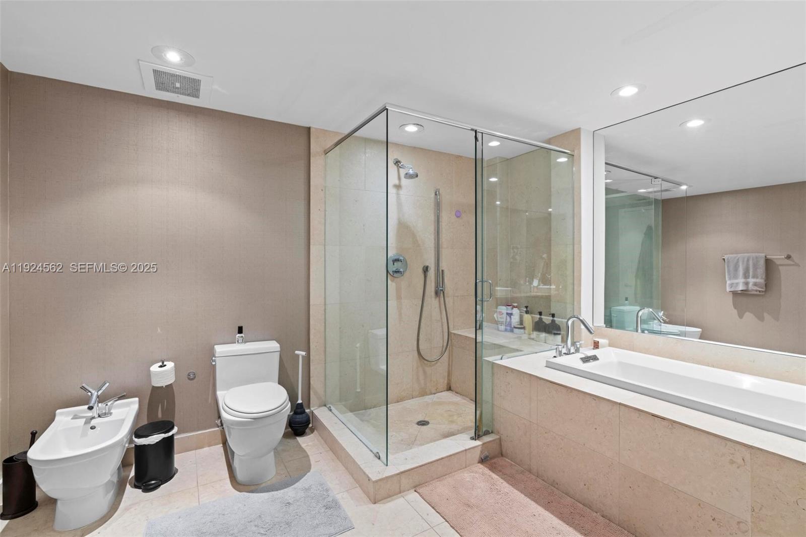 495 Brickell Ave #501, Miami FL 33131