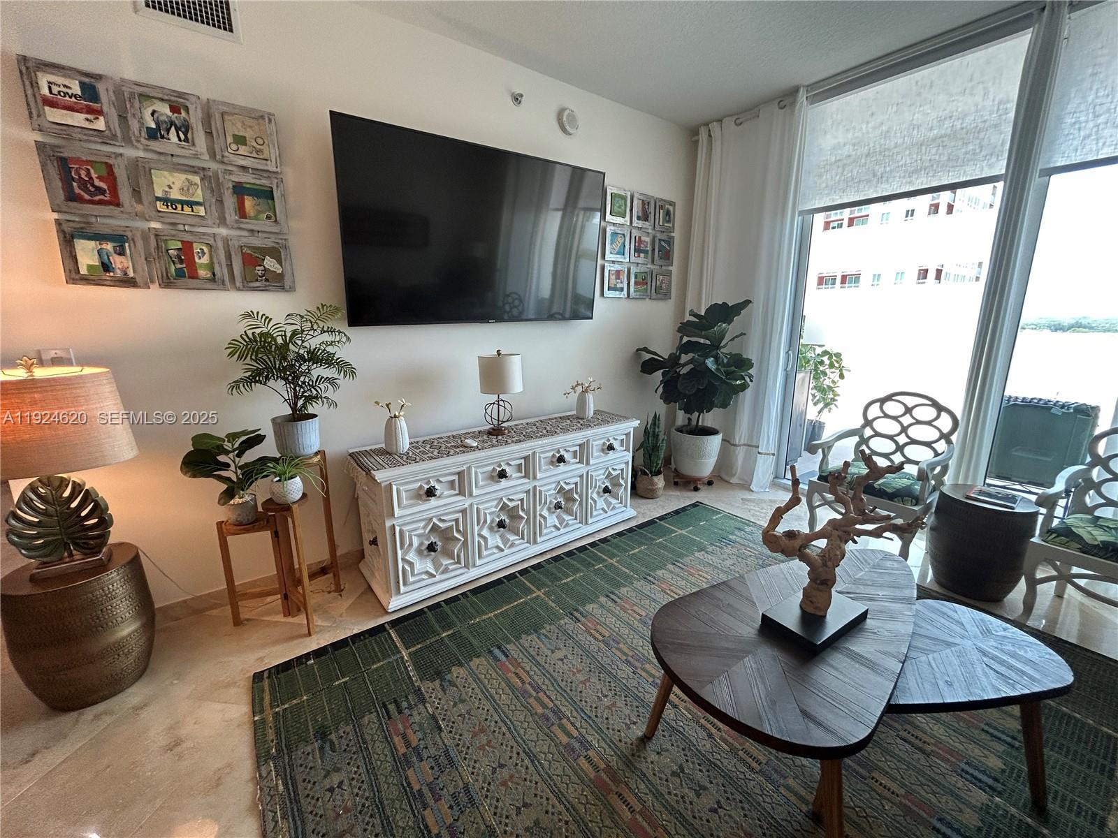 9055 SW 73 CT #809, Miami FL 33156