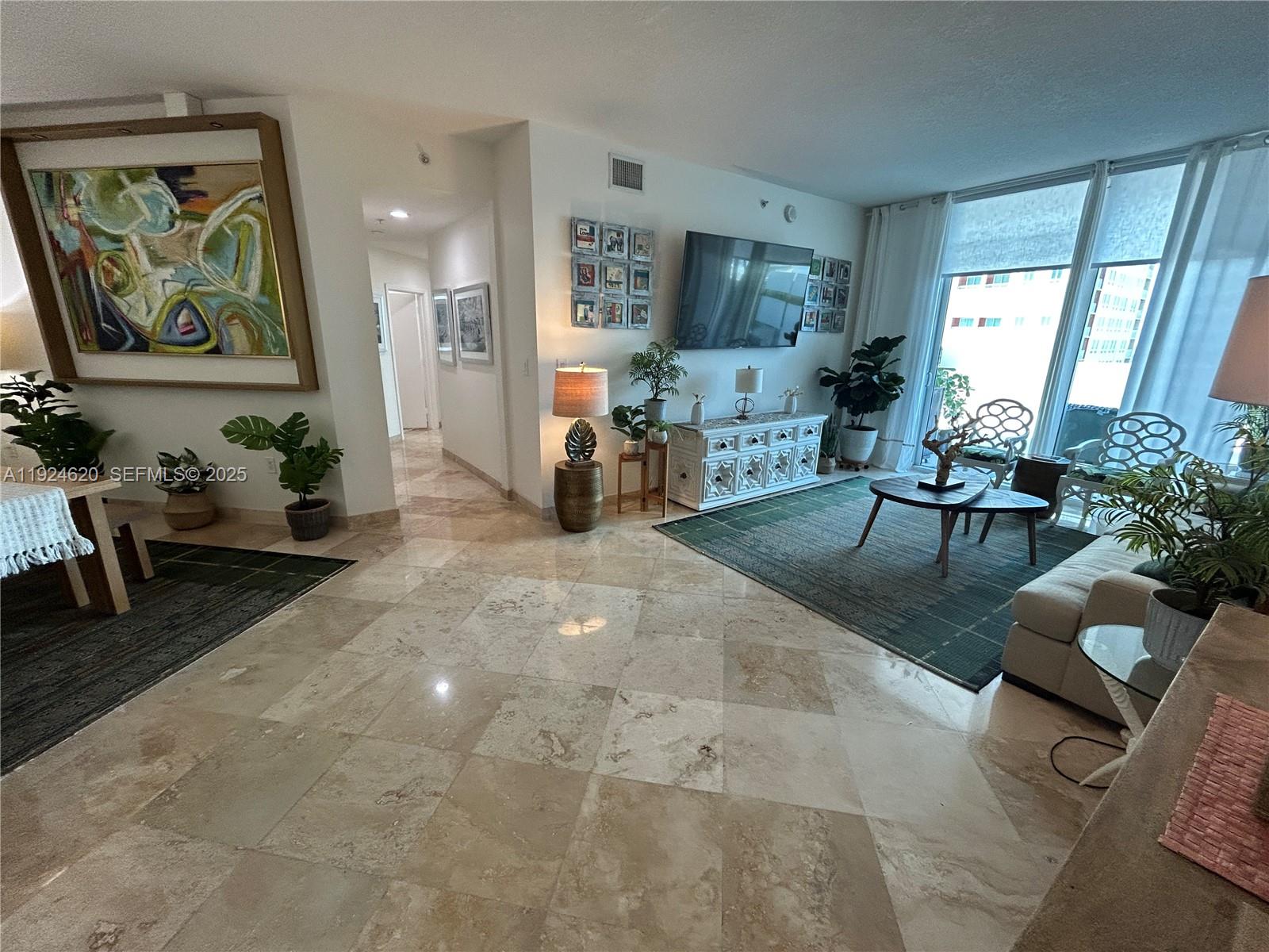 9055 SW 73 CT #809, Miami FL 33156