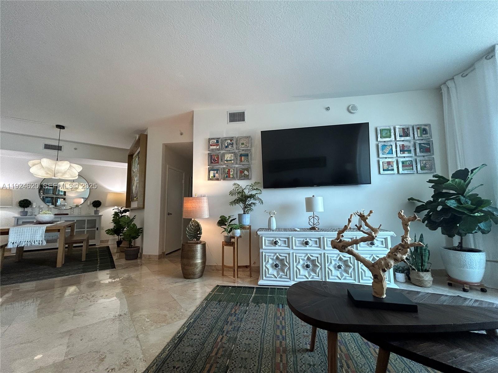 9055 SW 73 CT #809, Miami FL 33156