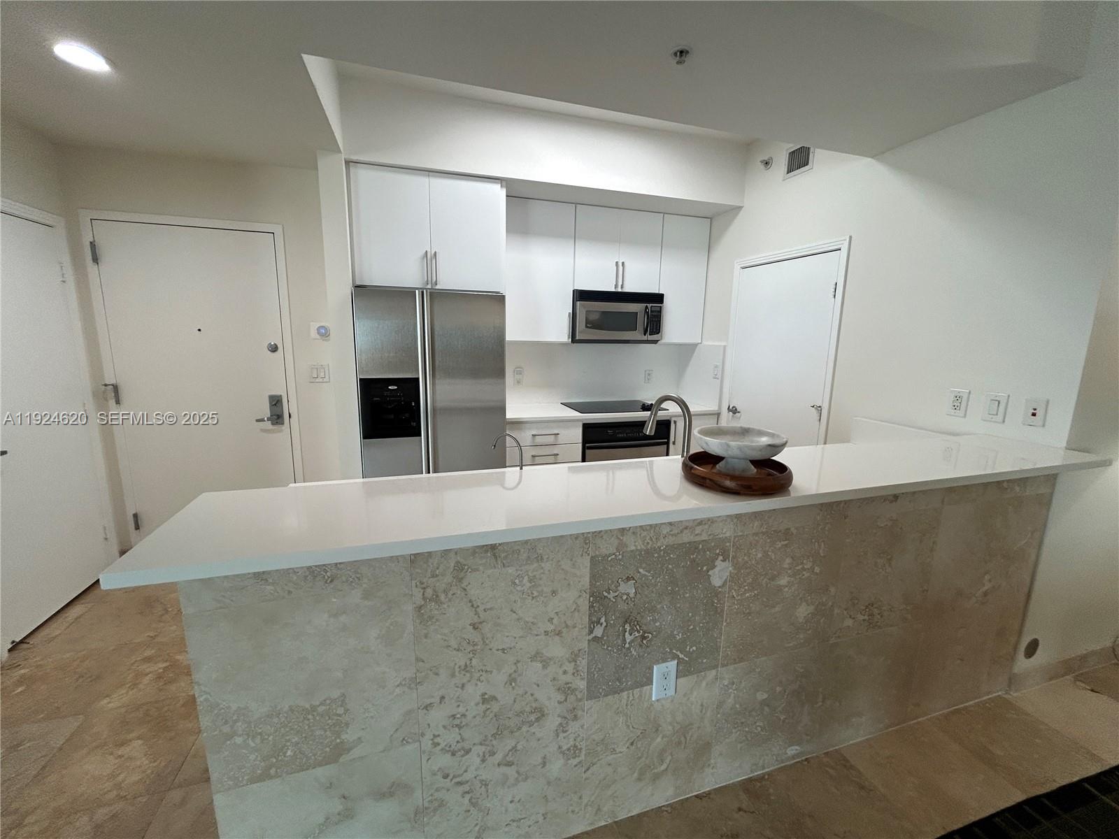 9055 SW 73 CT #809, Miami FL 33156