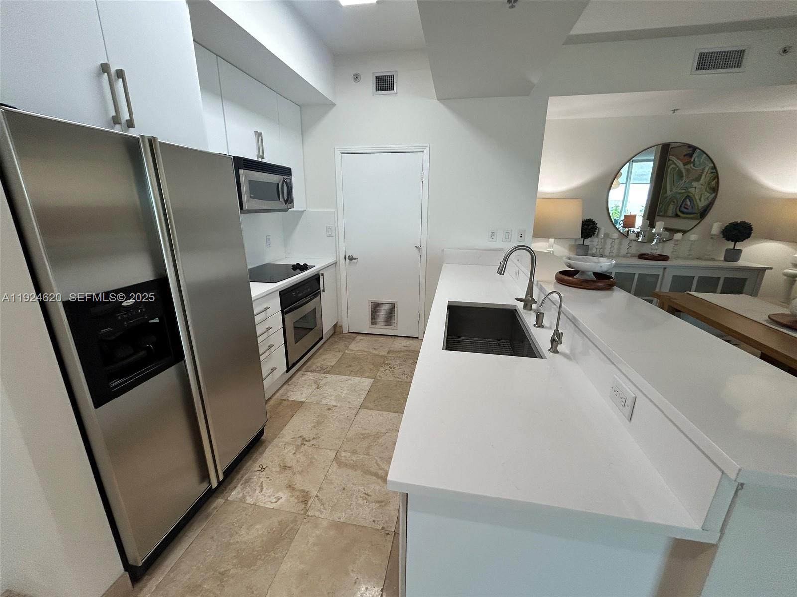 9055 SW 73 CT #809, Miami FL 33156