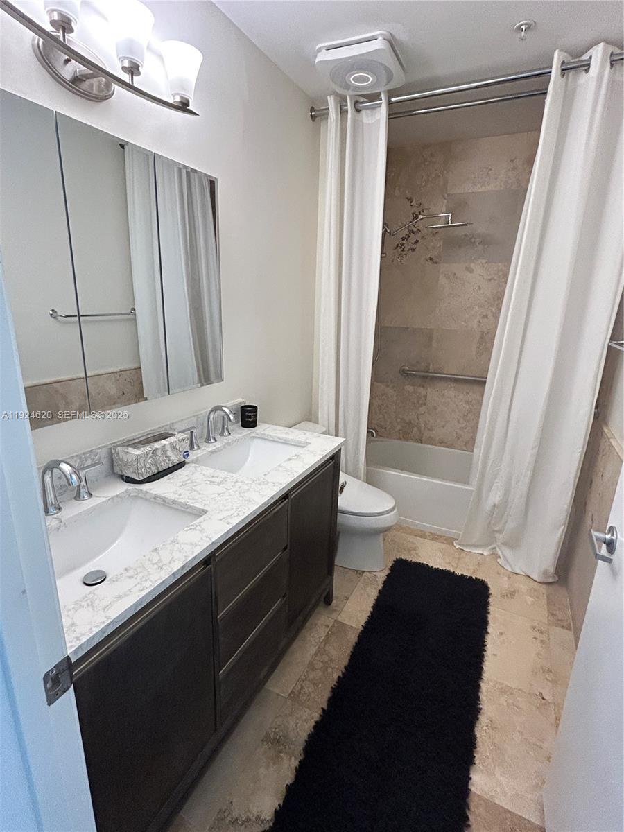 9055 SW 73 CT #809, Miami FL 33156