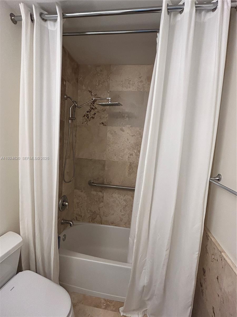 9055 SW 73 CT #809, Miami FL 33156