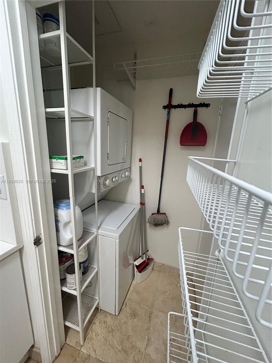 9055 SW 73 CT #809, Miami FL 33156