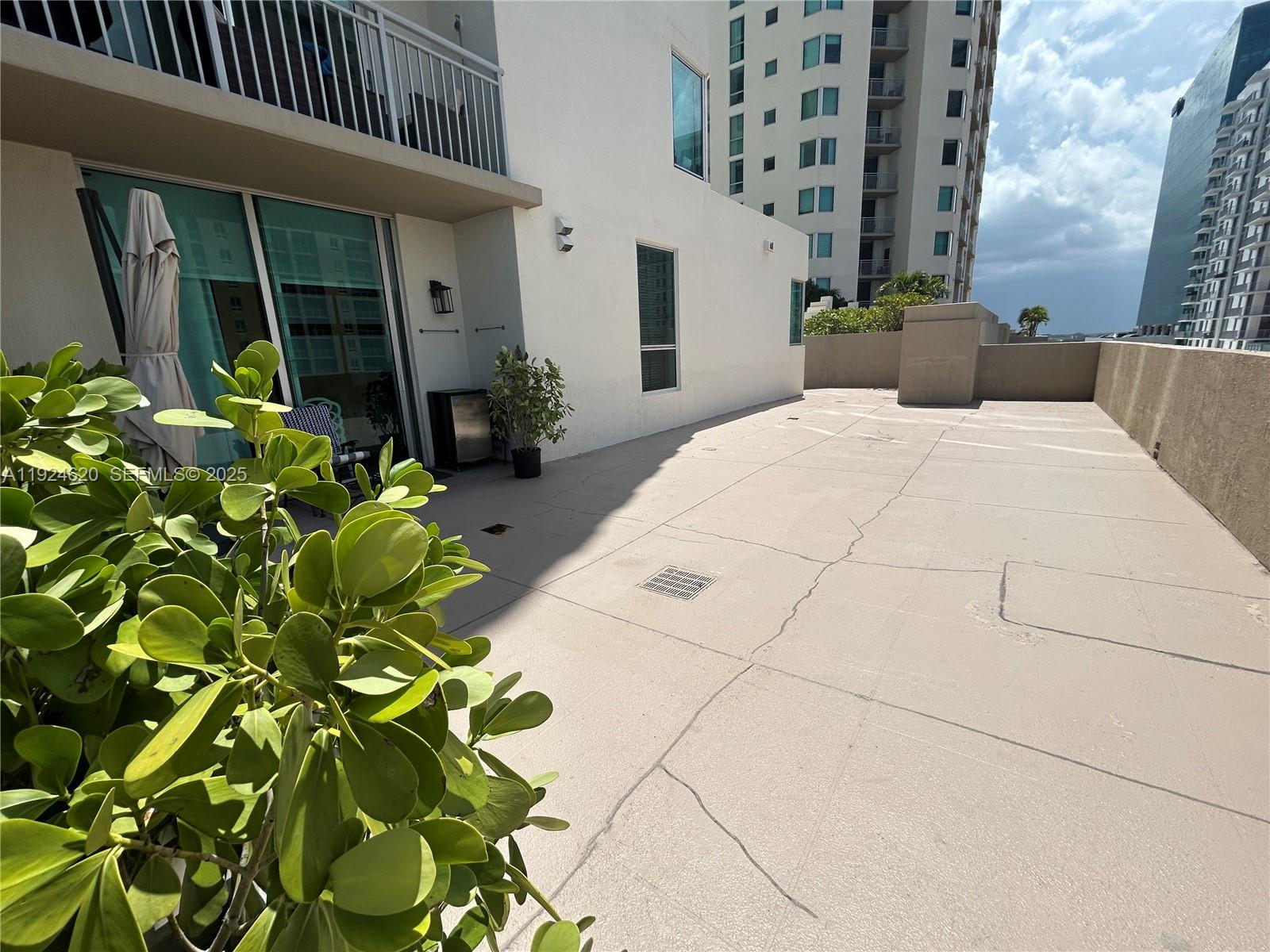 9055 SW 73 CT #809, Miami FL 33156