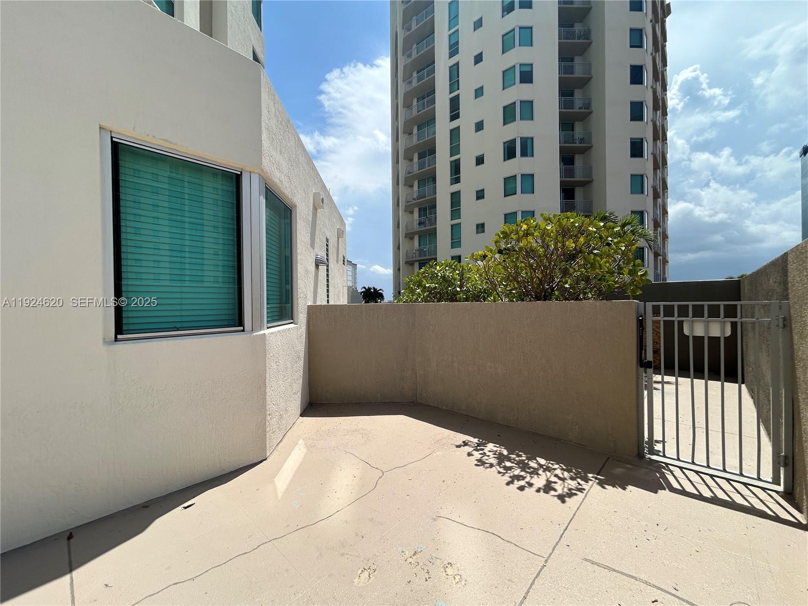 9055 SW 73 CT #809, Miami FL 33156