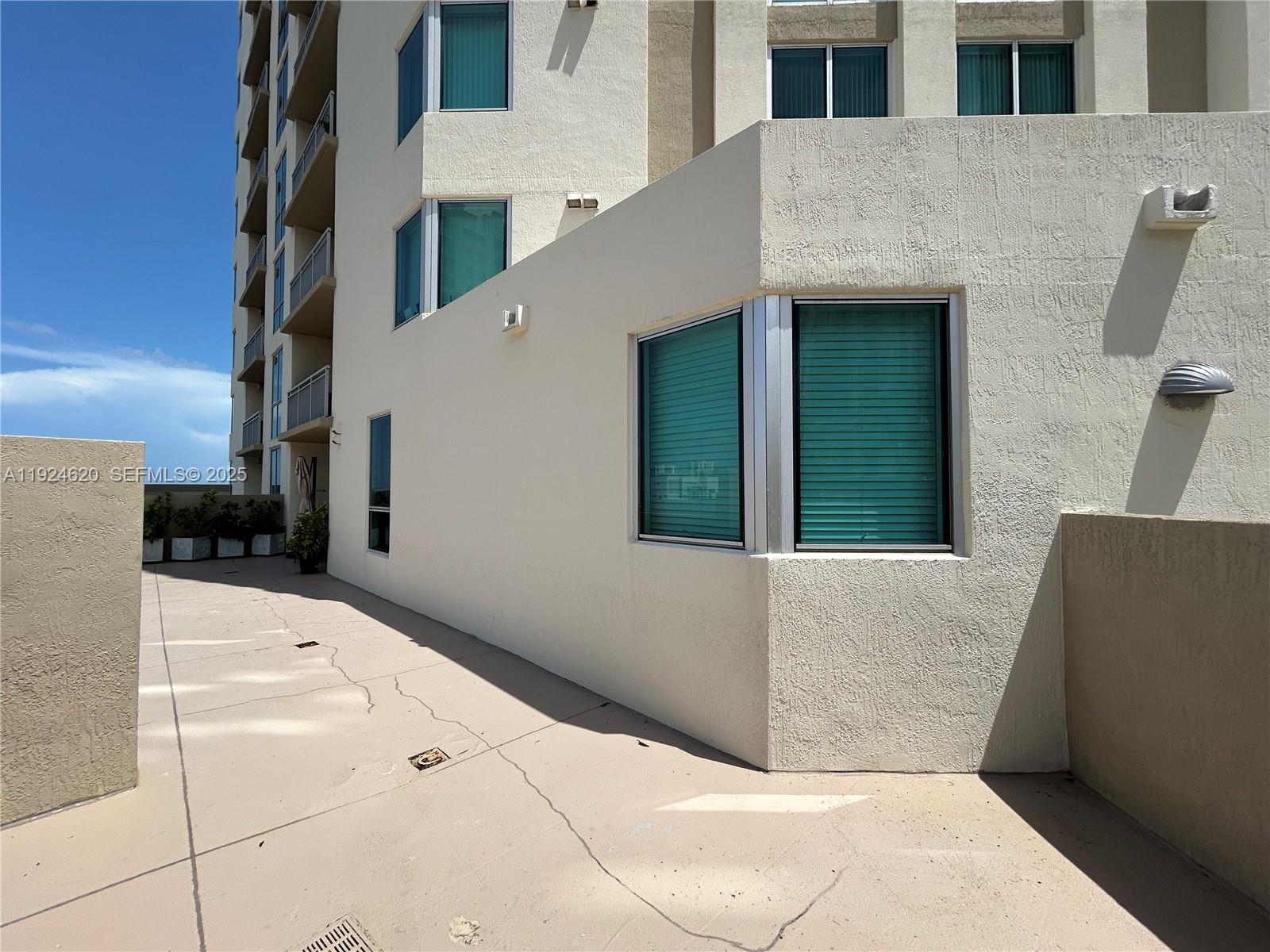 9055 SW 73 CT #809, Miami FL 33156