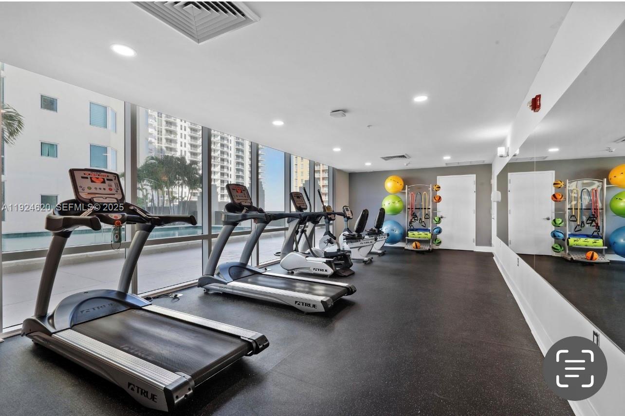 9055 SW 73 CT #809, Miami FL 33156