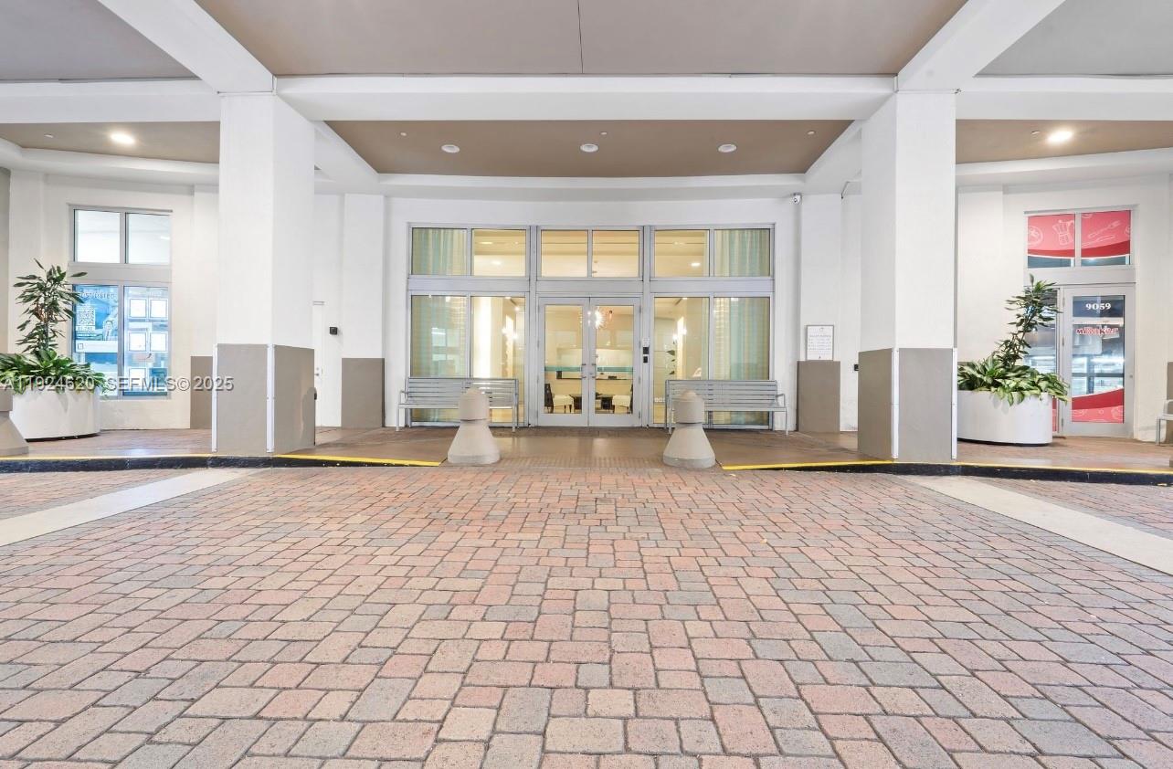 9055 SW 73 CT #809, Miami FL 33156