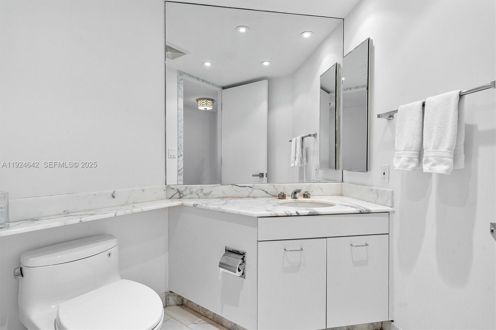 19500 Turnberry Way #20D, Aventura FL 33180