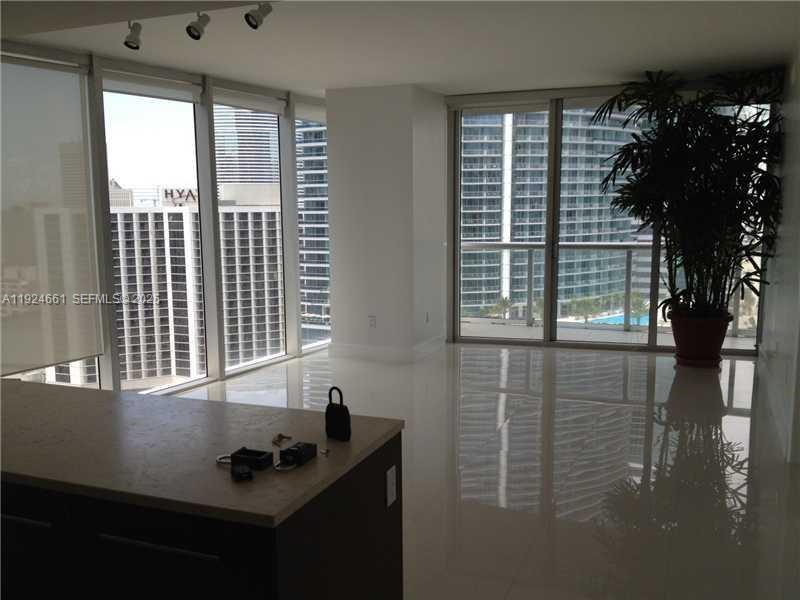 475 Brickell Ave #2415, Miami FL 33131