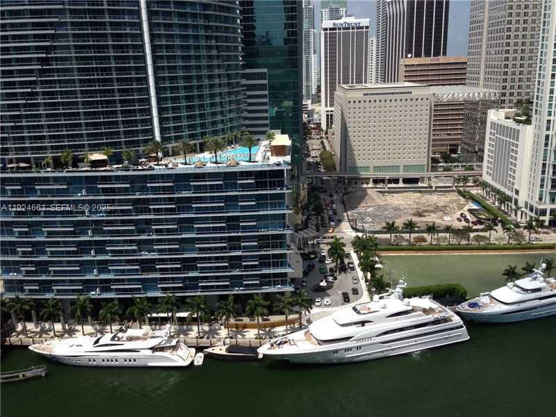 475 Brickell Ave #2415, Miami FL 33131